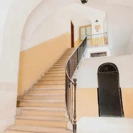 Palazzo Le Travi 3* باري