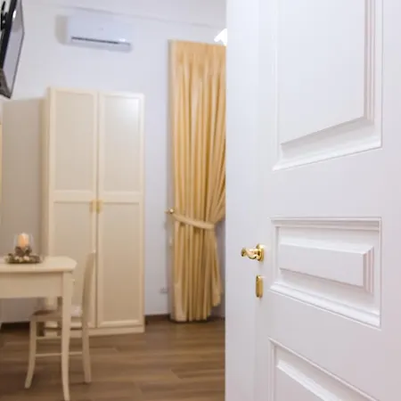 Palazzo Le Travi Гостевой дом Бари