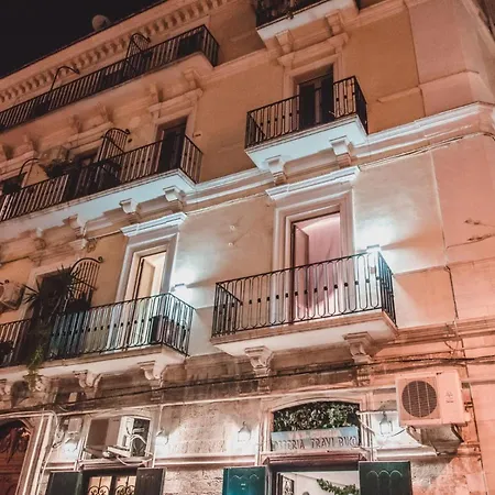 Palazzo Le Travi Гостьовий будинок Барі