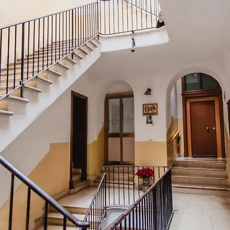 Palazzo Le Travi 게스트하우스